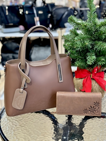 Női táska és pénztárca szett kínálatunk Női táska és pénztárca szett kínálatunk